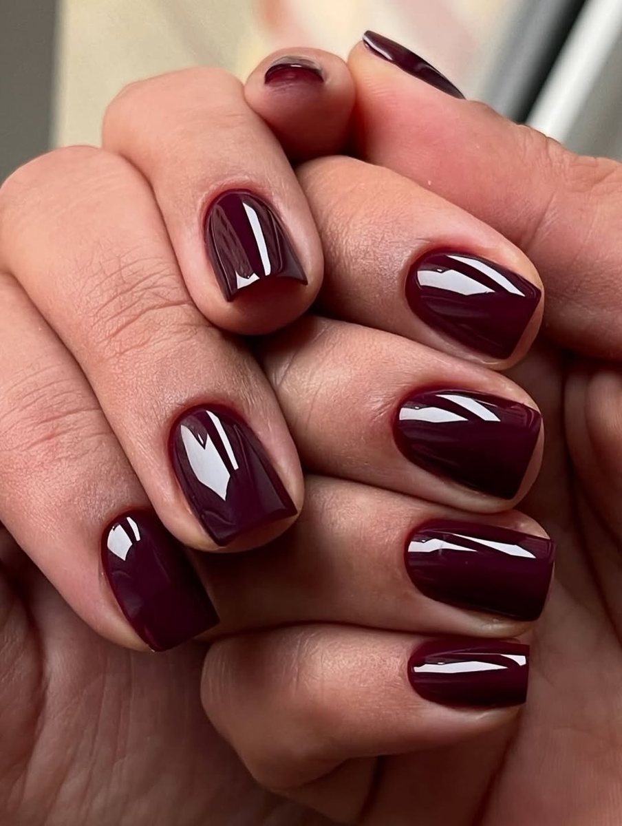 Even gel manicure with controlled, clean cuticle work